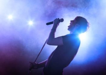 15 Best Male Singers of All Time