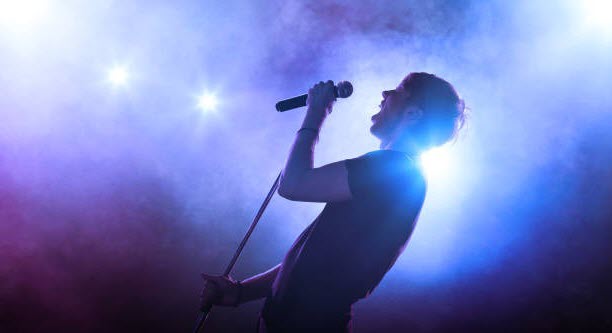 15 Best Male Singers of All Time