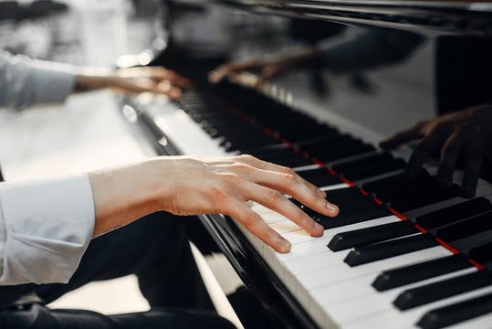 15 Best Piano Players of All Time