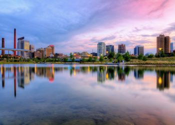 10 Famous Singers from Alabama