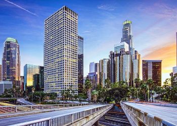 10 Famous Singers from California