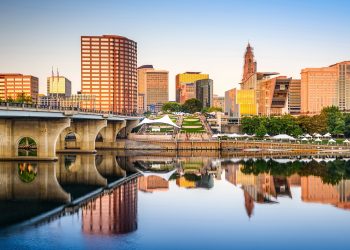 10 Famous Singers from Connecticut