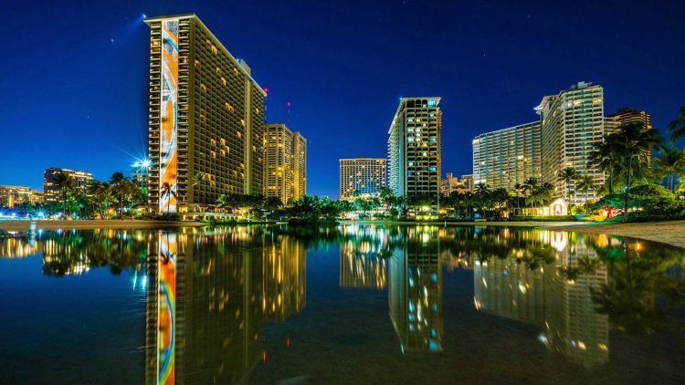 10 Famous Singers from Hawaii