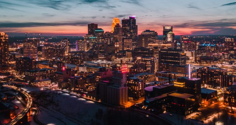 10 Famous Singers from Minnesota