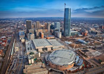 10 Famous Singers from Oklahoma