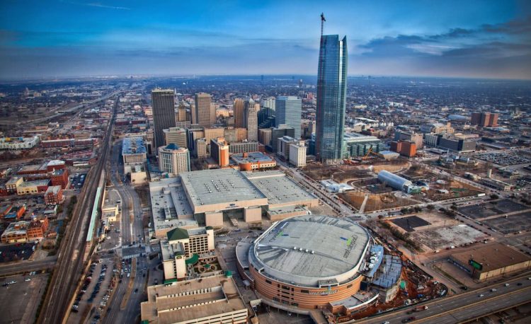 10 Famous Singers from Oklahoma