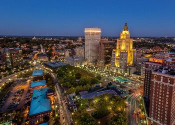 10 Famous Singers from Rhode Island