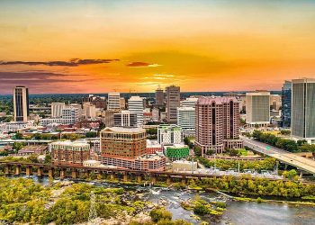 10 Famous Singers from Virginia