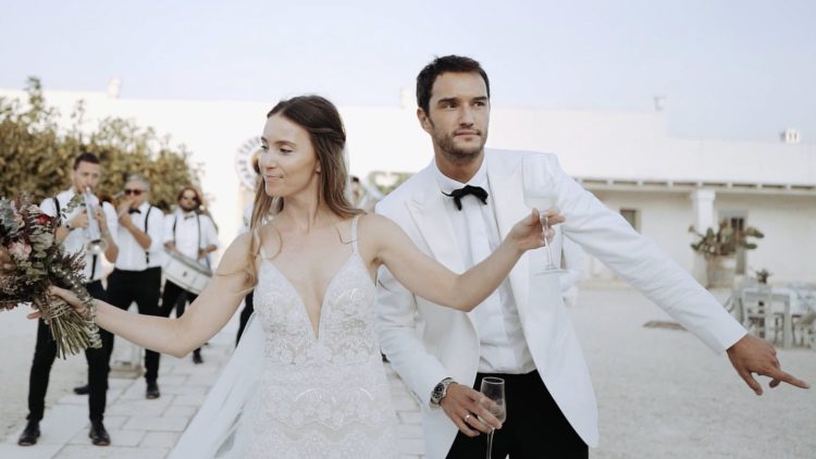 15 Best Wedding Songs of All Time