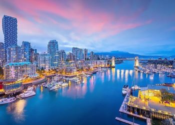 10 Famous Singers from Canada