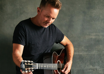 10 Best Chris Tomlin Songs of All Time