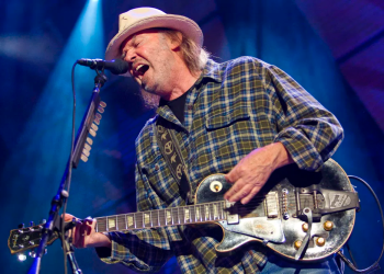10 Best Neil Young Songs of All Time