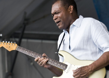 10 Best Robert Cray Band Songs of All Time