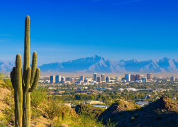 10 Famous Singers from Arizona