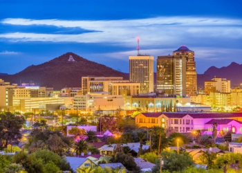 10 Famous Singers from Arizona