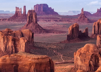10 Famous Singers from Arizona