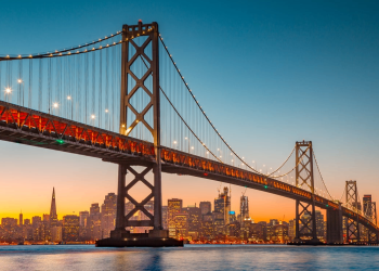 10 Famous Singers from California