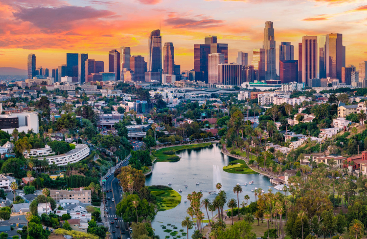 10 Famous Singers from California