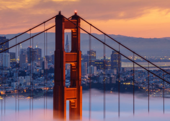 10 Famous Singers from California