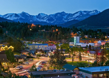 10 Famous Singers from Colorado