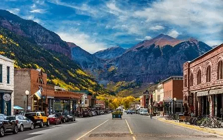 10 Famous Singers from Colorado