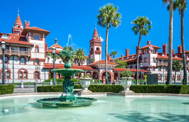 10 Famous Singers from Florida