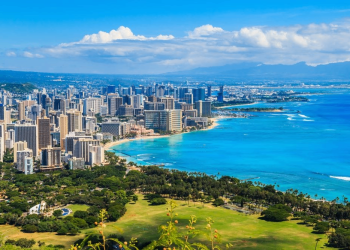 10 Famous Singers from Hawaii
