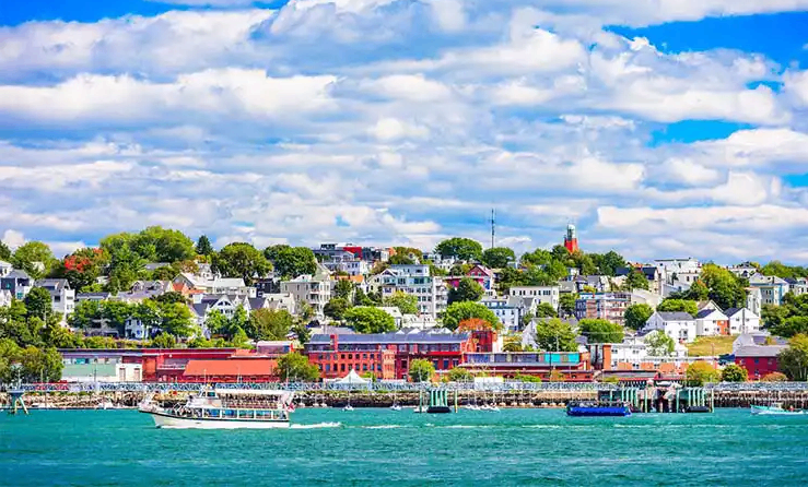 10 Famous Singers from Maine
