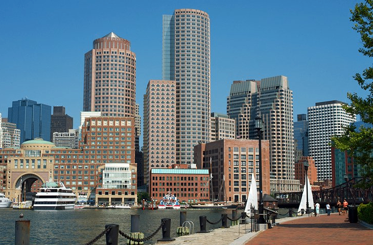 10 Famous Singers from Massachusetts