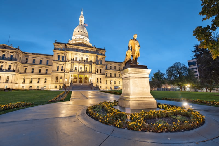 10 Famous Singers from Michigan