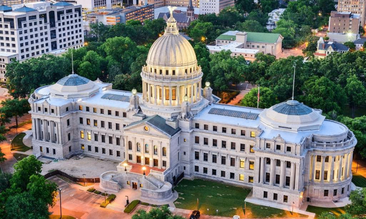 10 Famous Singers from Mississippi