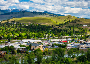 10 Famous Singers from Montana