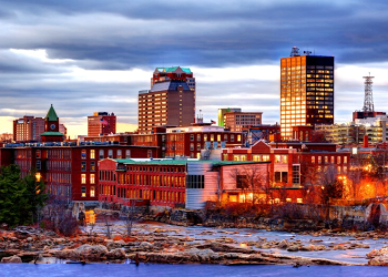 10 Famous Singers from New Hampshire