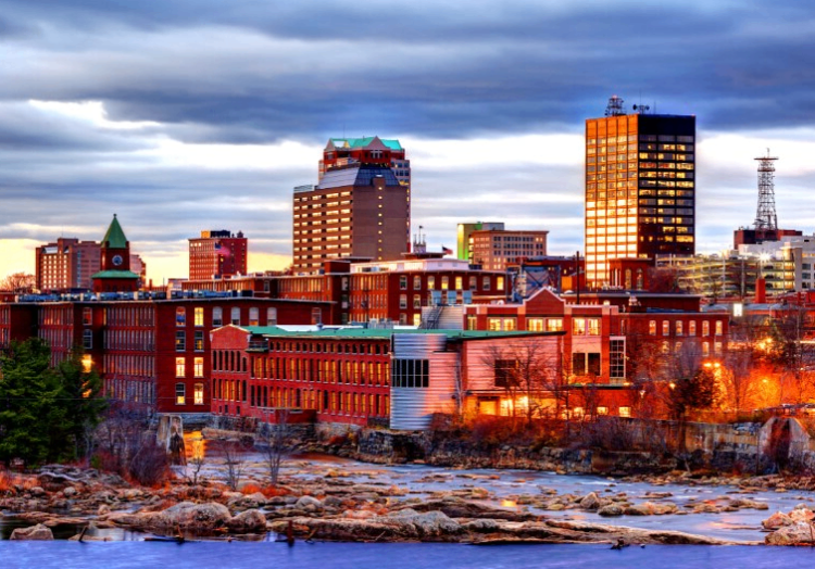 10 Famous Singers from New Hampshire