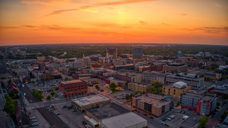 10 Famous Singers from North Dakota