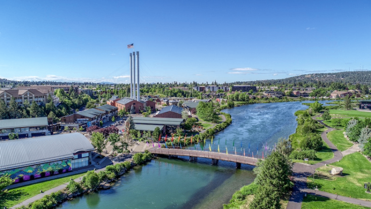 10 Famous Singers from Oregon