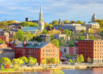 10 Famous Singers from Rhode Island