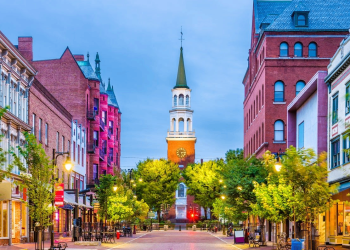 10 Famous Singers from Vermont