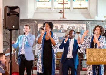 15 Best Christian Gospel Singers of All Time