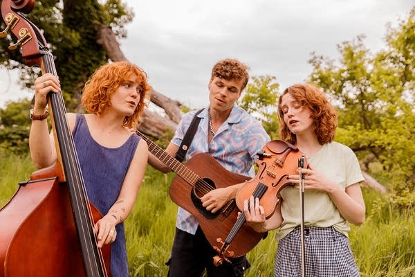15 Best Folk Bands of All Time