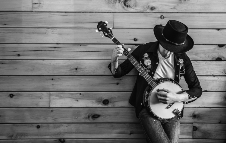 15 Best Folk Music Singers of All Time