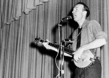 15 Best Folk Music Songs of All Time