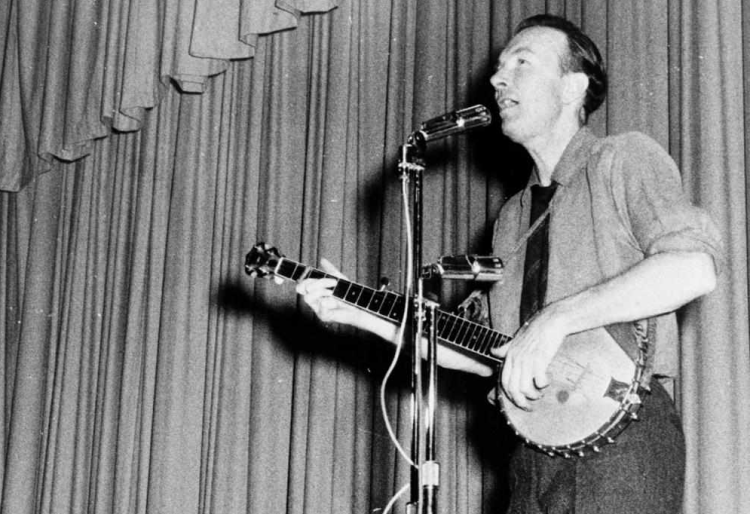 15 Best Folk Music Songs of All Time
