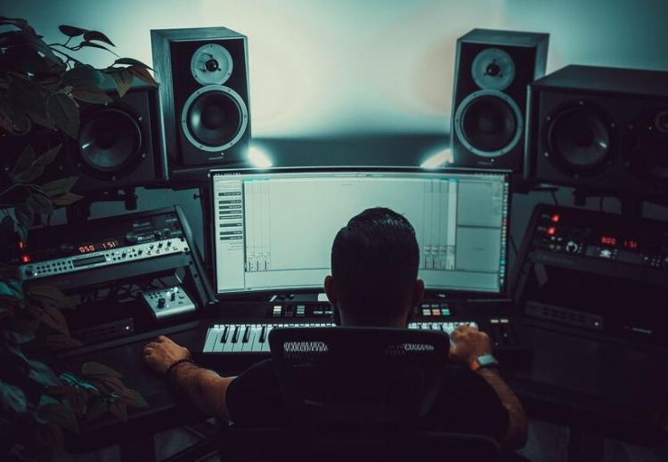 15 Best Music Producers of All Time