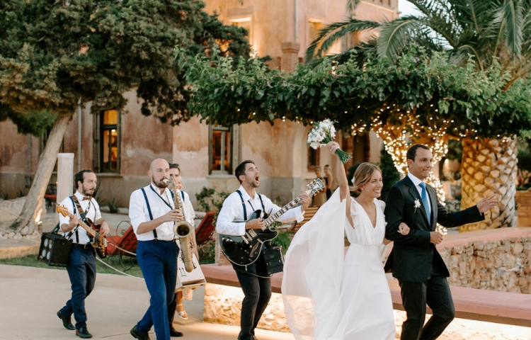 15 Best Wedding Songs of All Time