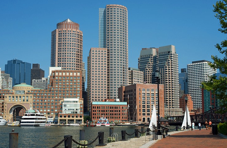 10 Famous Singers from Massachusetts