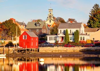 10 Famous Singers from New Hampshire