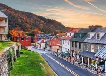 10 Famous Singers from West Virginia