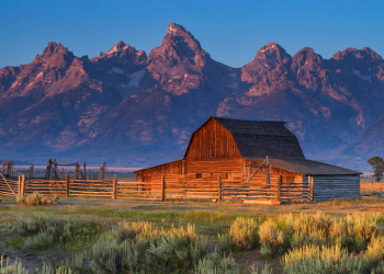 10 Famous Singers from Wyoming
